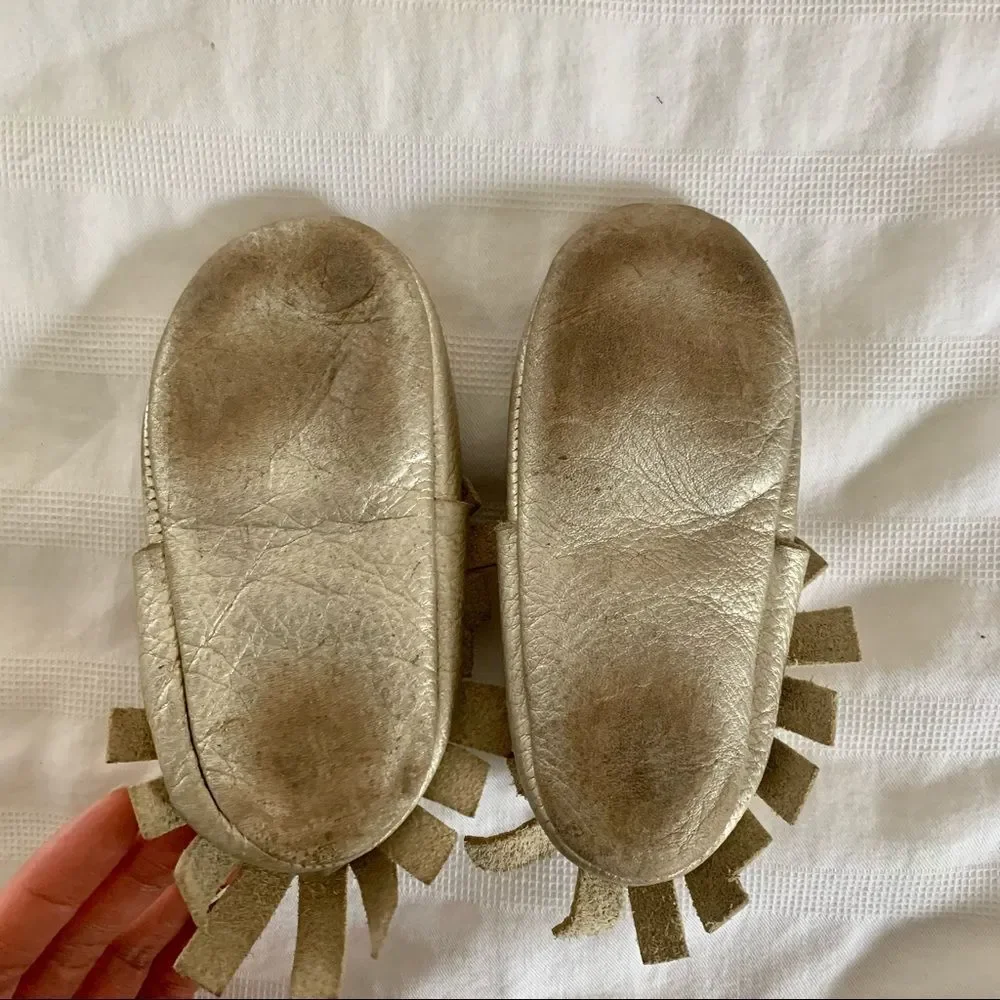 (Toddler) Gold HELLO MOCCS - Picture 2 of 4